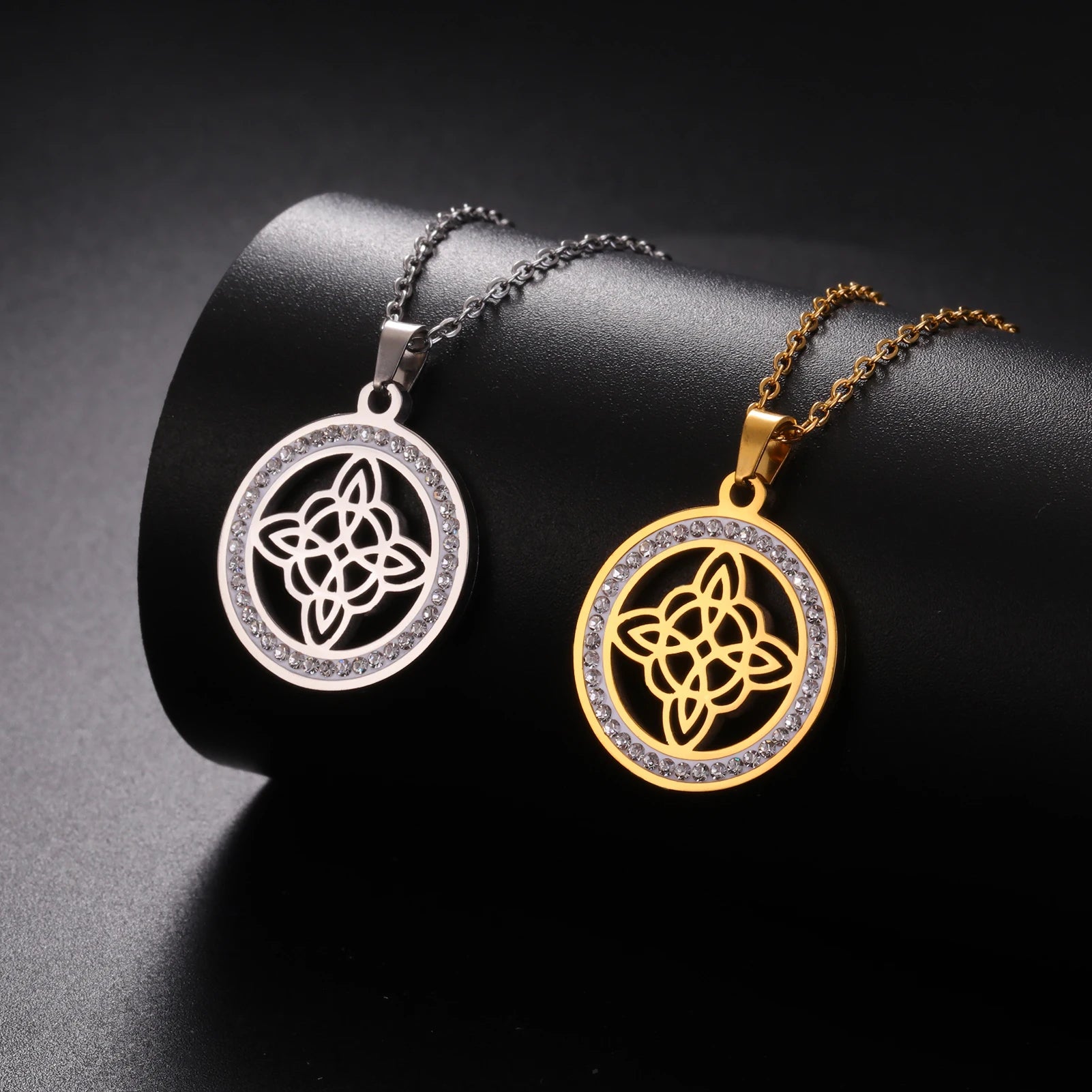 Witch Knot Zircon Necklace