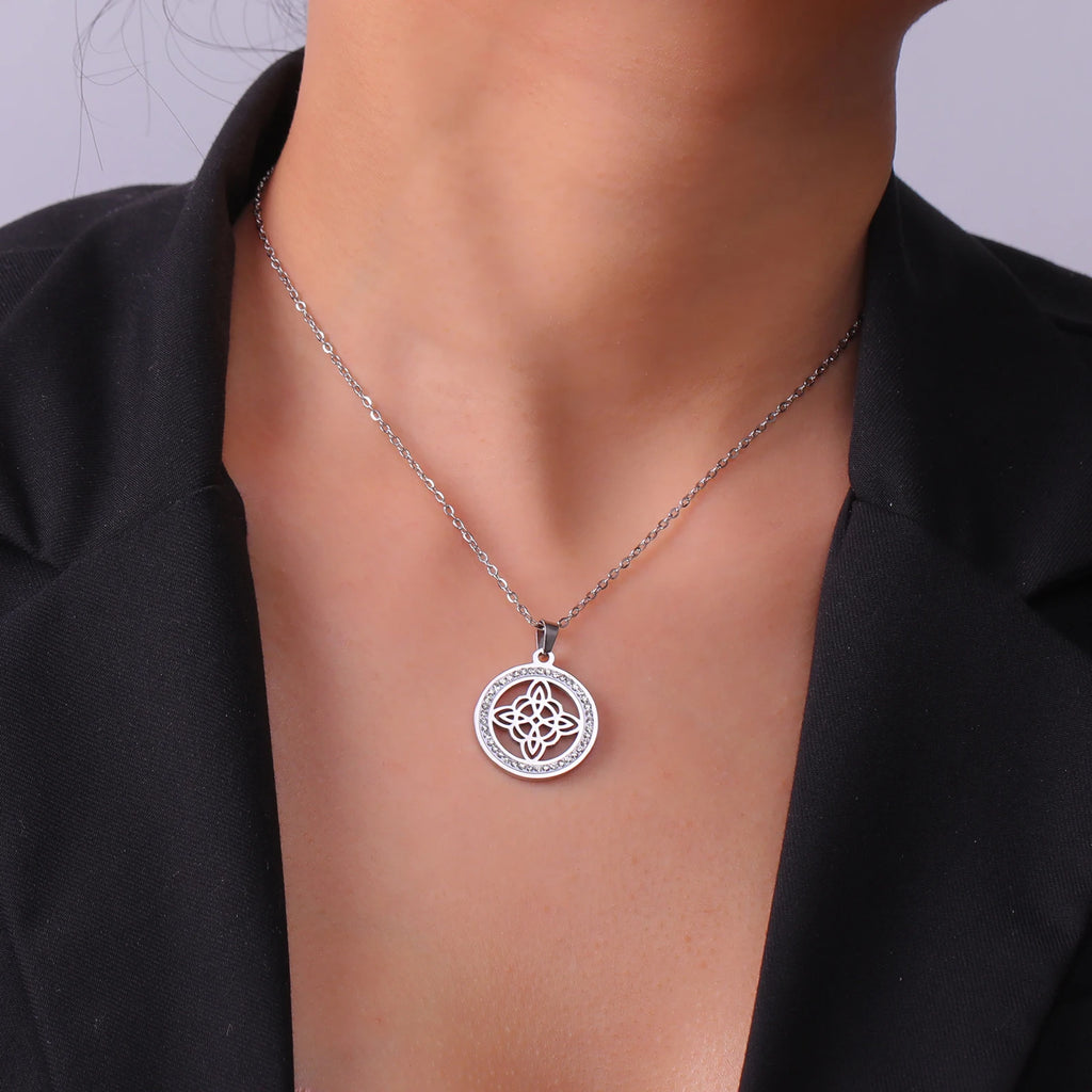 Witch Knot Zircon Necklace
