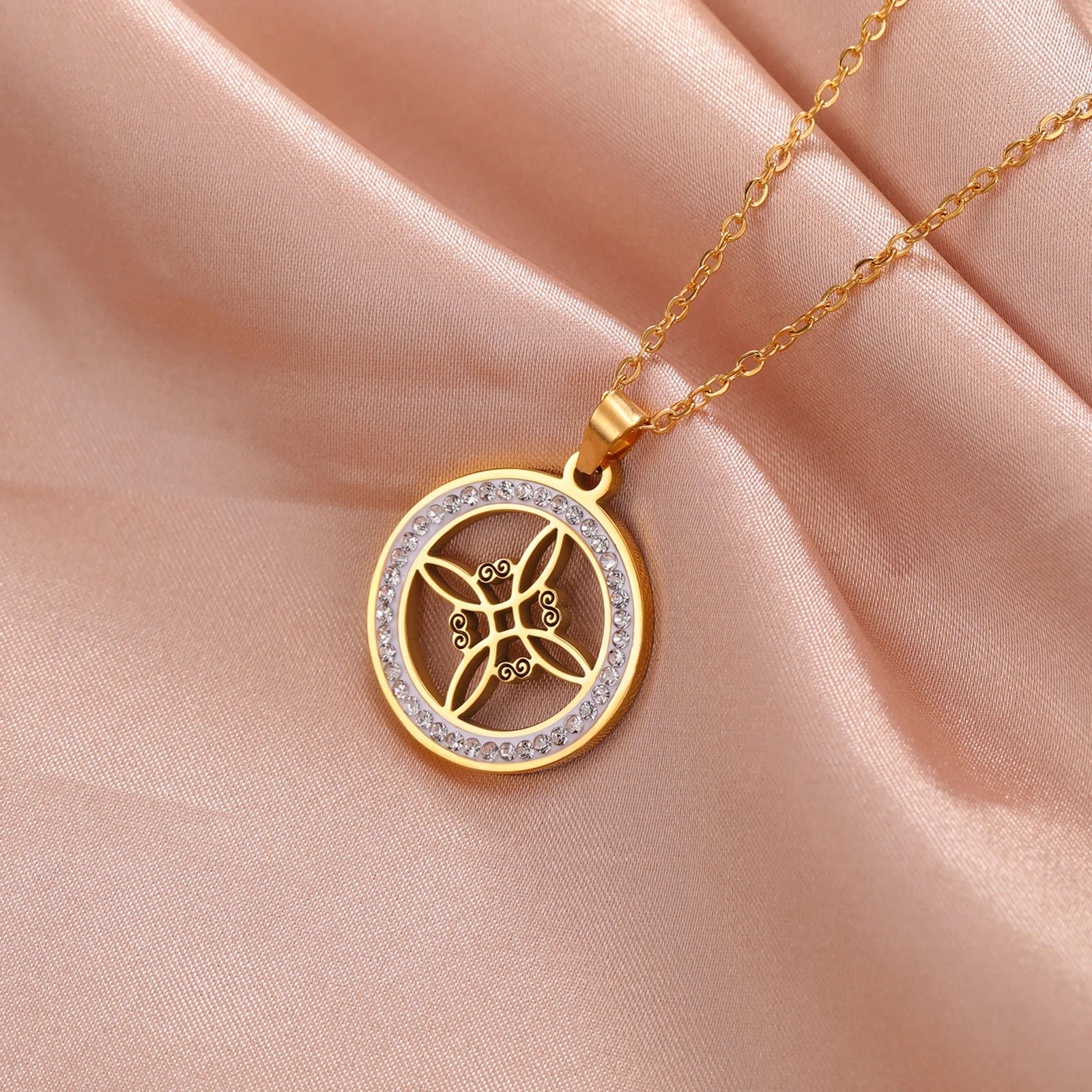 Witch Knot Zircon Necklace