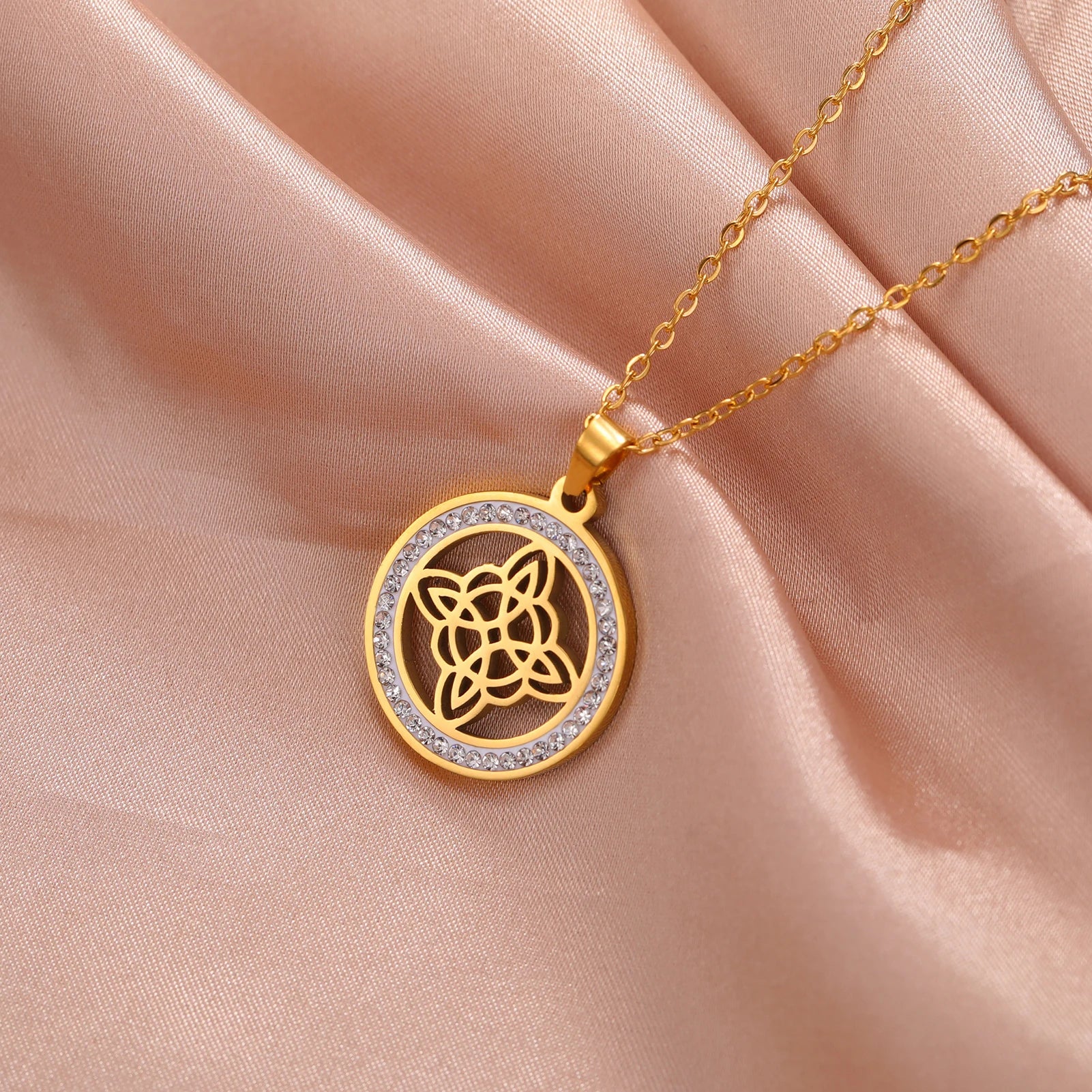 Witch Knot Zircon Necklace