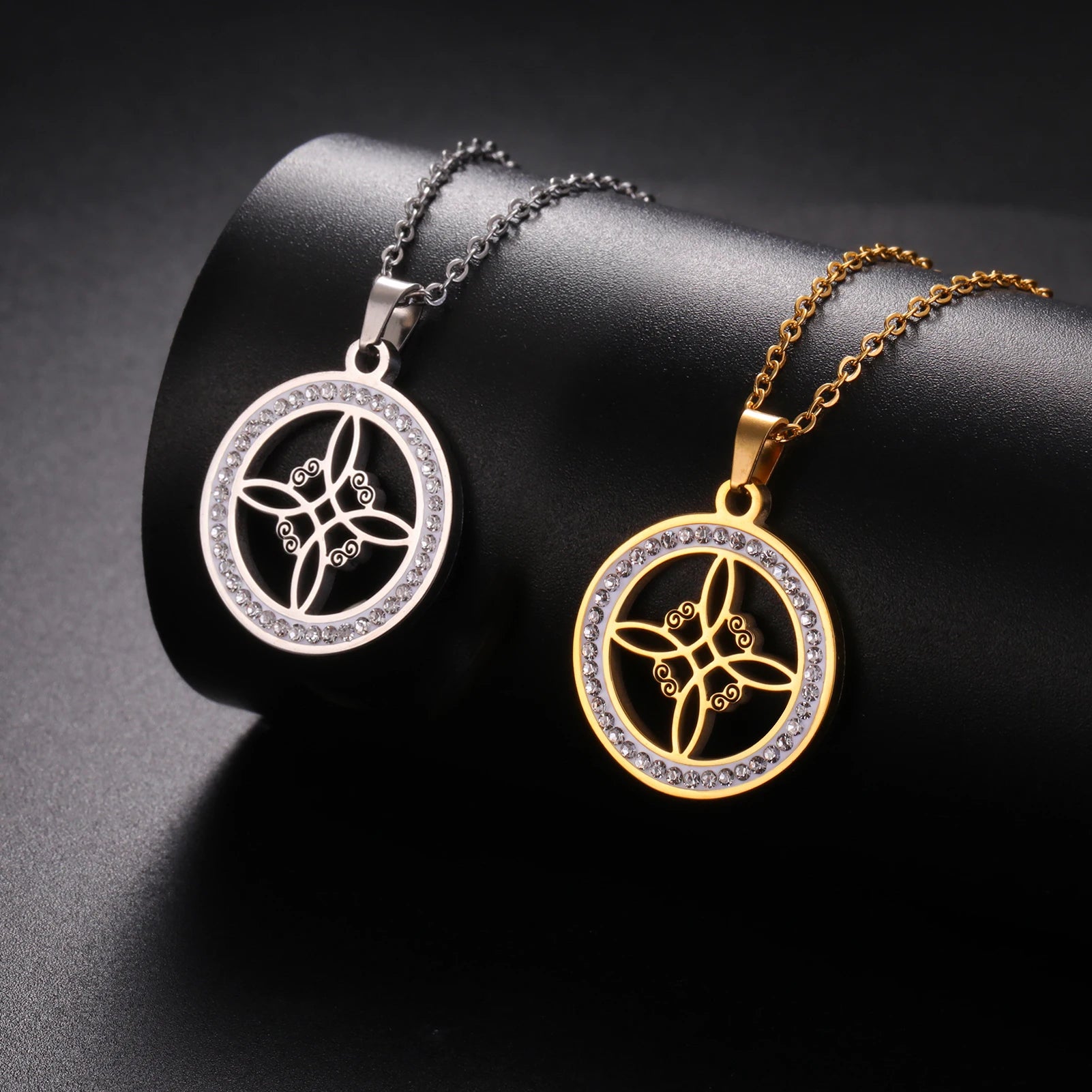Witch Knot Zircon Necklace